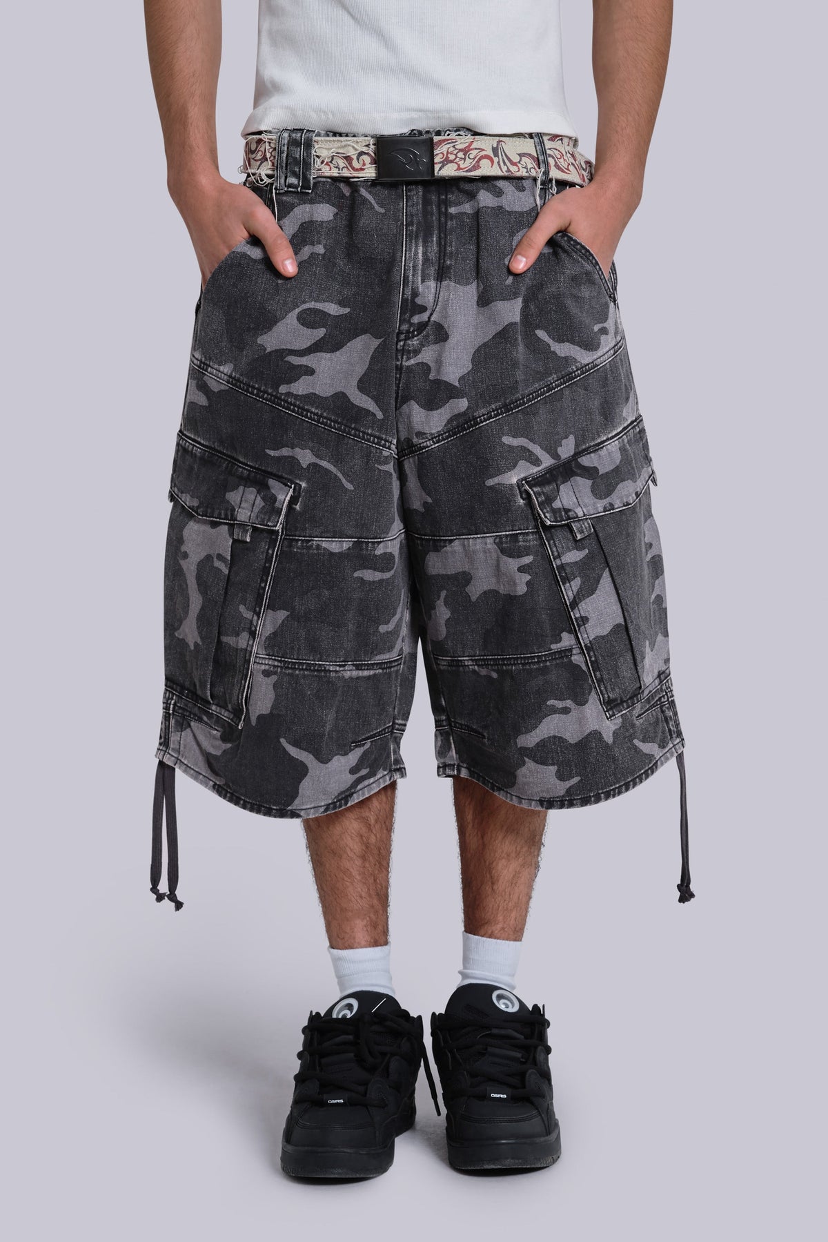 Shorts baggy Cadet negros y camuflaje