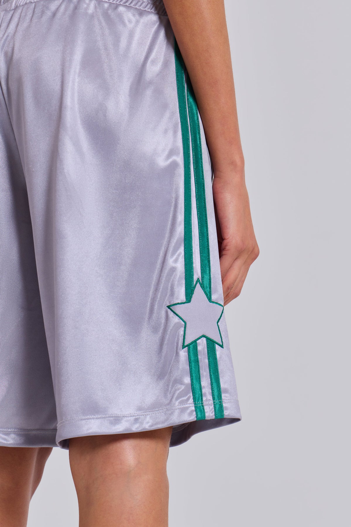 Shorts de fútbol Alyx largos plateados