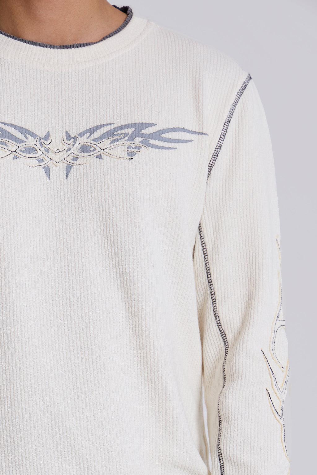 Camiseta Tattoo con Apliques – Blanco Roto