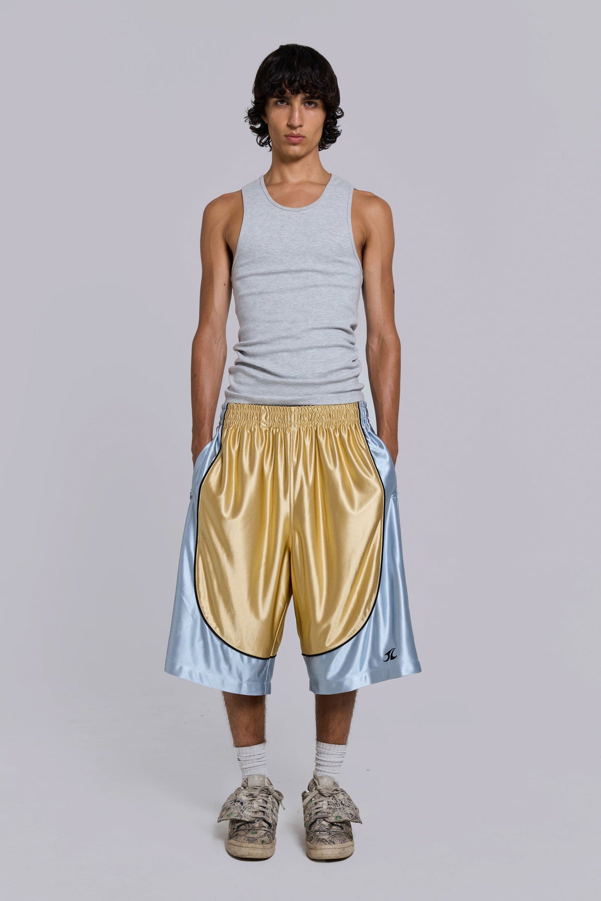 Shorts Court de baloncesto dorados