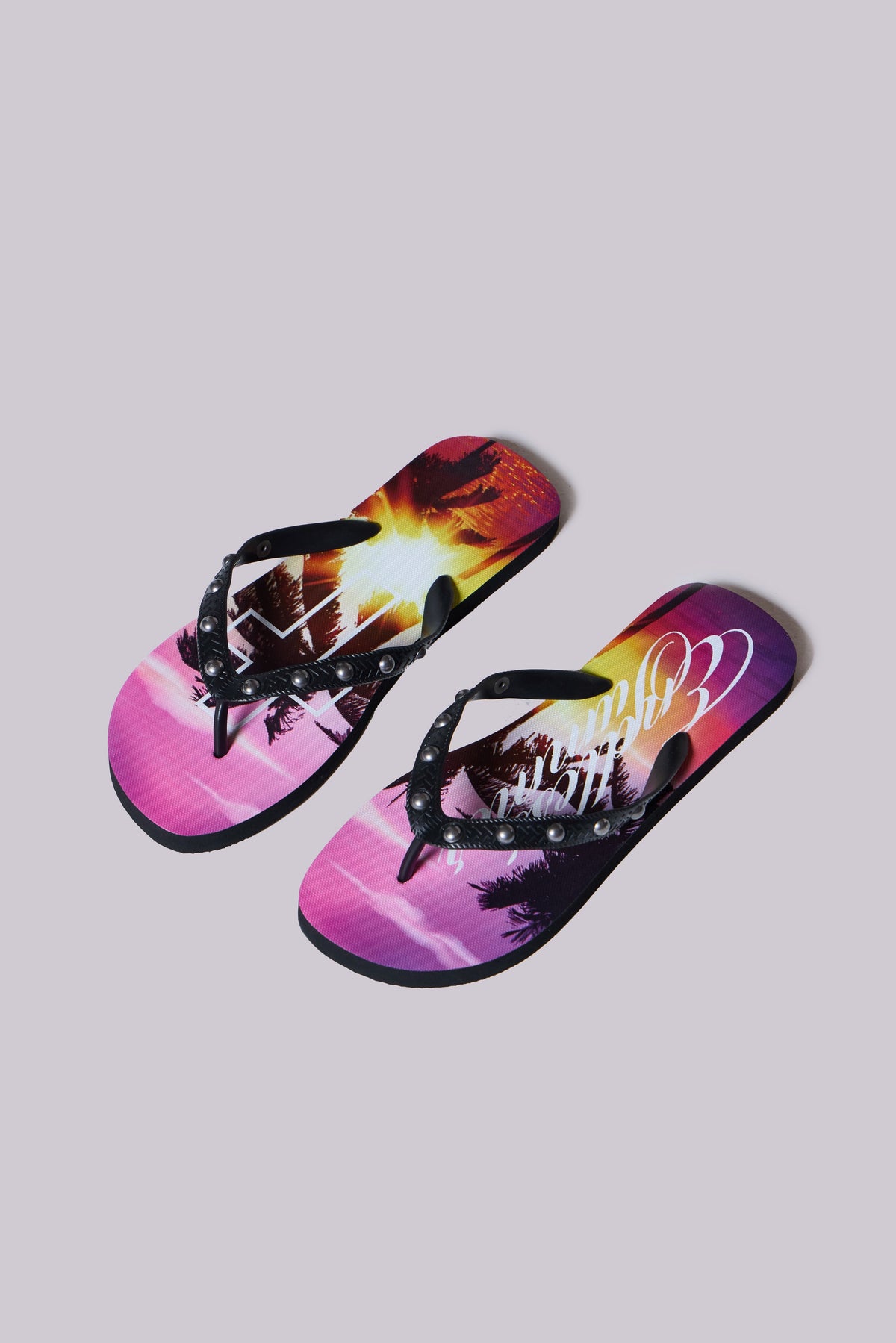 Endless Summer Flip-Flop con tachuelas
