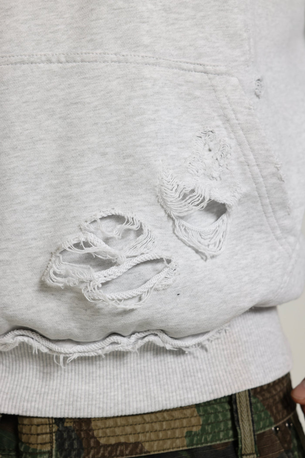 Sudadera Oversize Bitten – Gris Jaspeado.