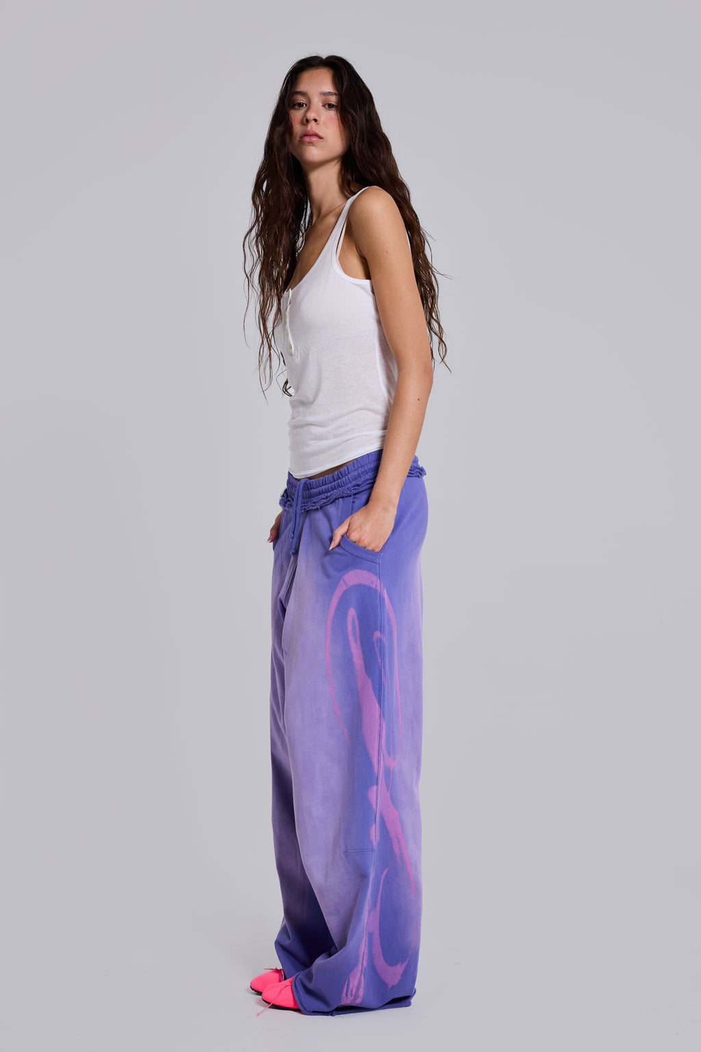 Joggers Divine Monster aerógrafos morados
