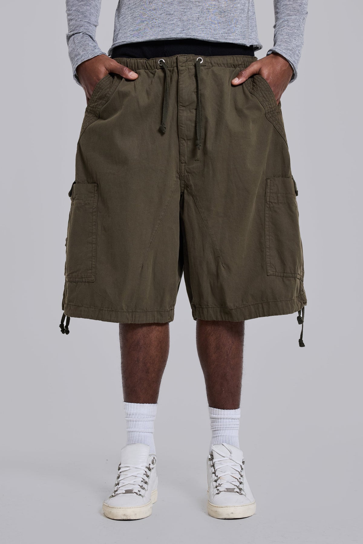 Shorts baggy Cargo paracaídas caqui