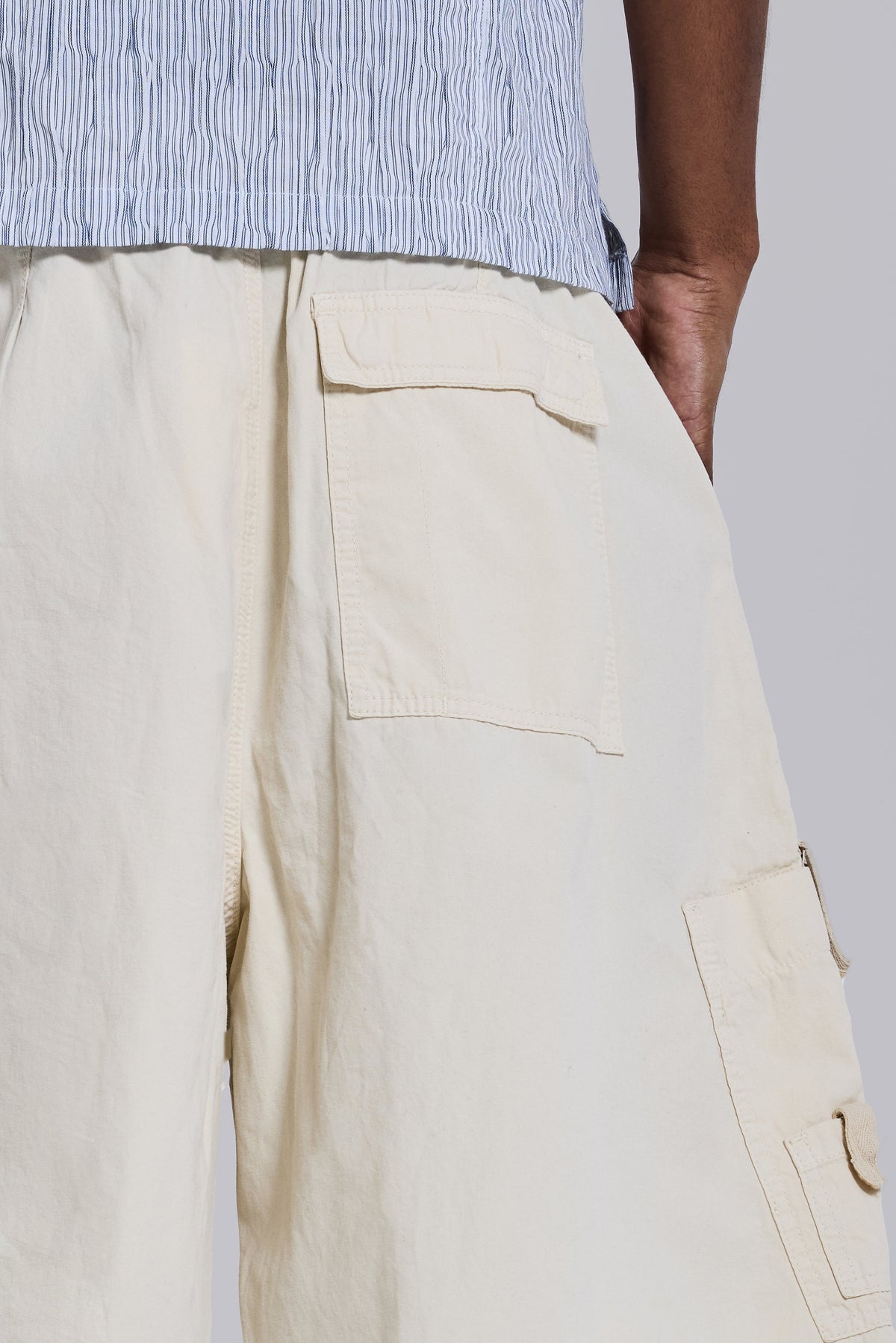 Shorts cargo paracaídas crudos