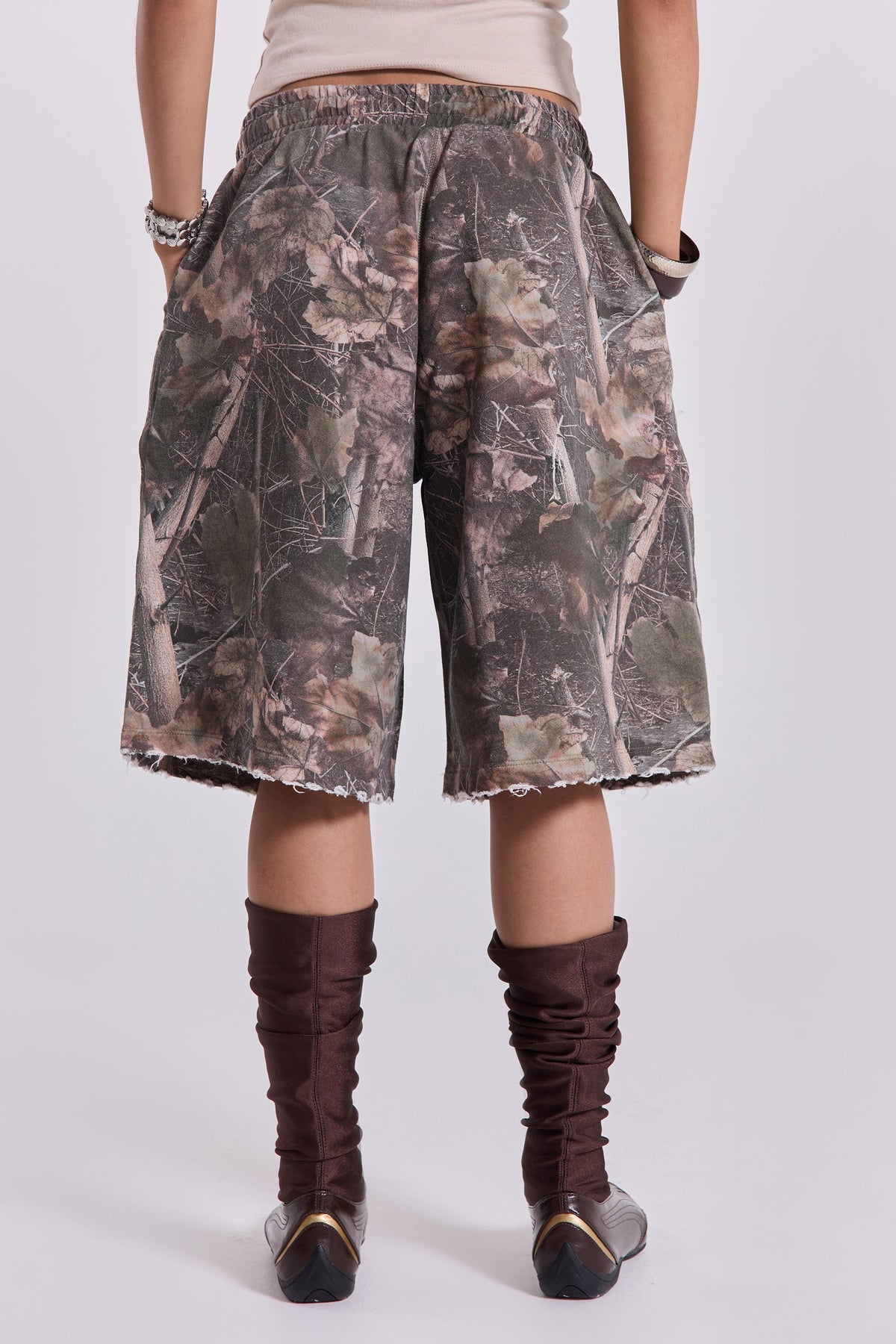 Shorts de chándal Woodland Monster camuflaje