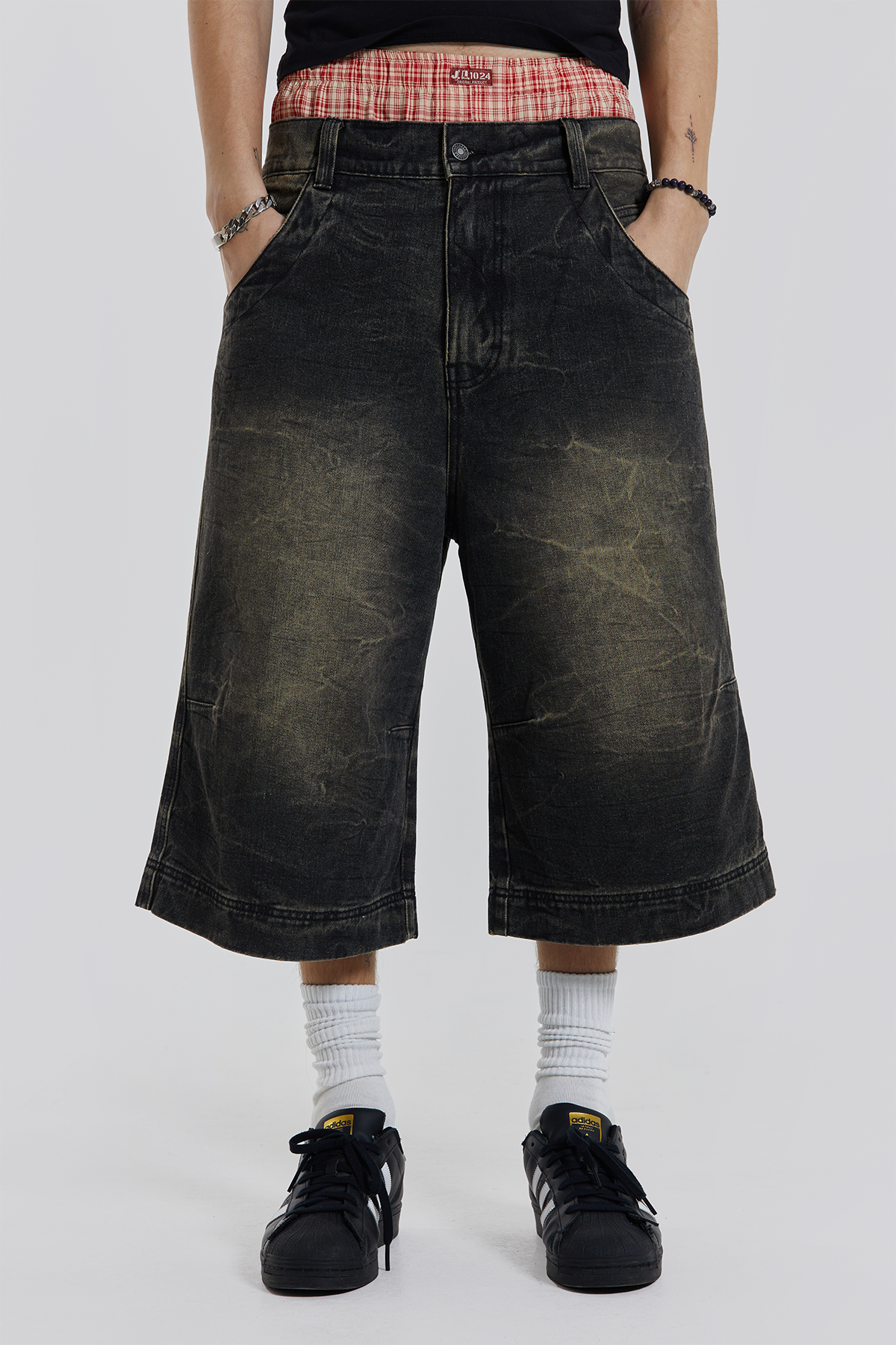 Bermudas vaqueras Axle lavado arrugado negras y denim