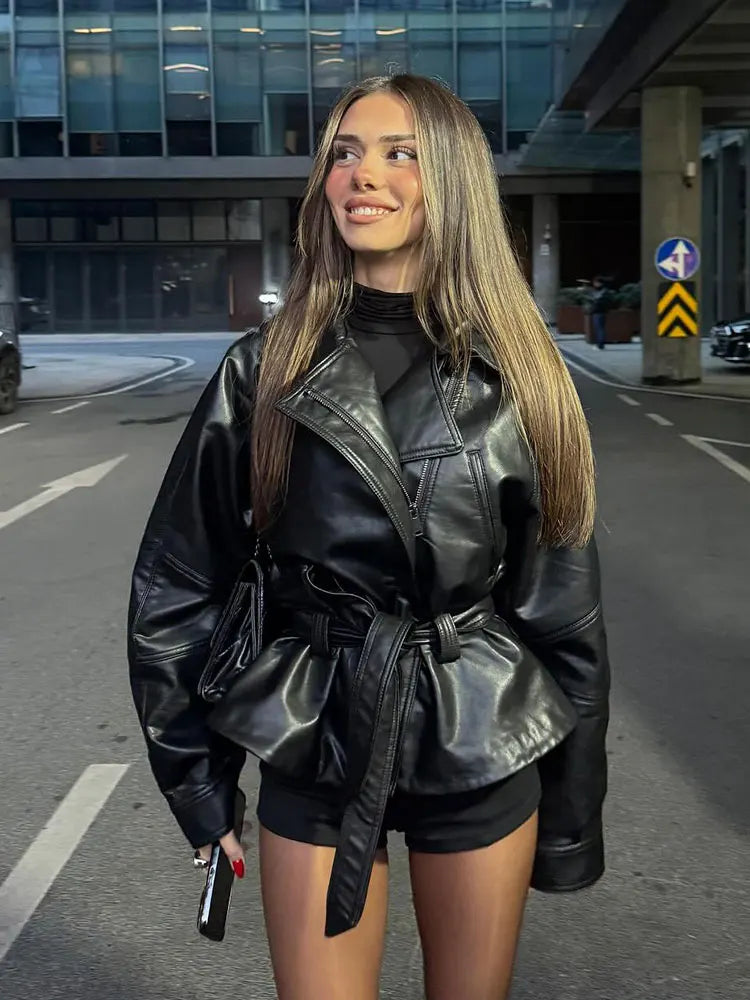 Eliona | Chaqueta de polipiel con cinturón