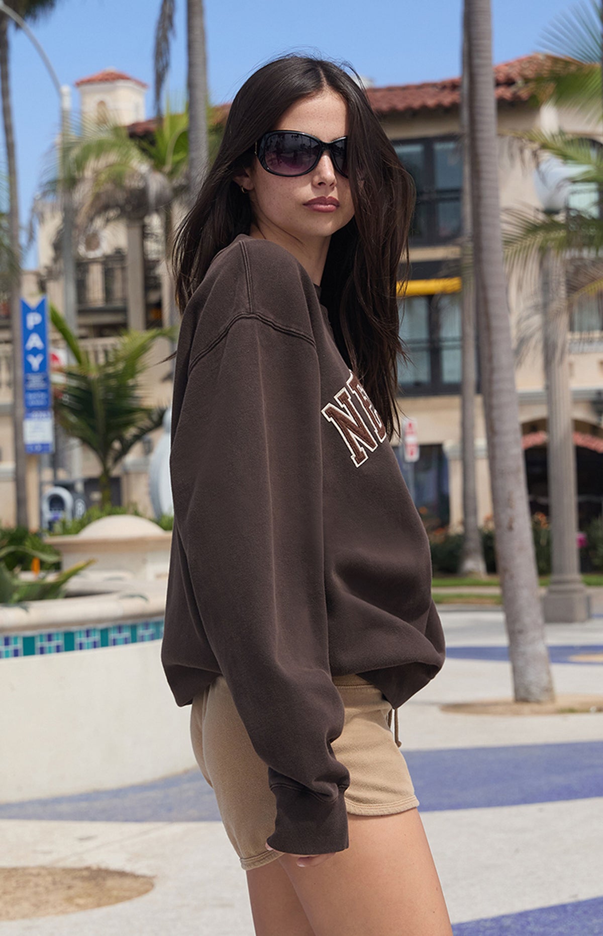 Sudadera de cuello redondo Erica New York de John Galt Brown