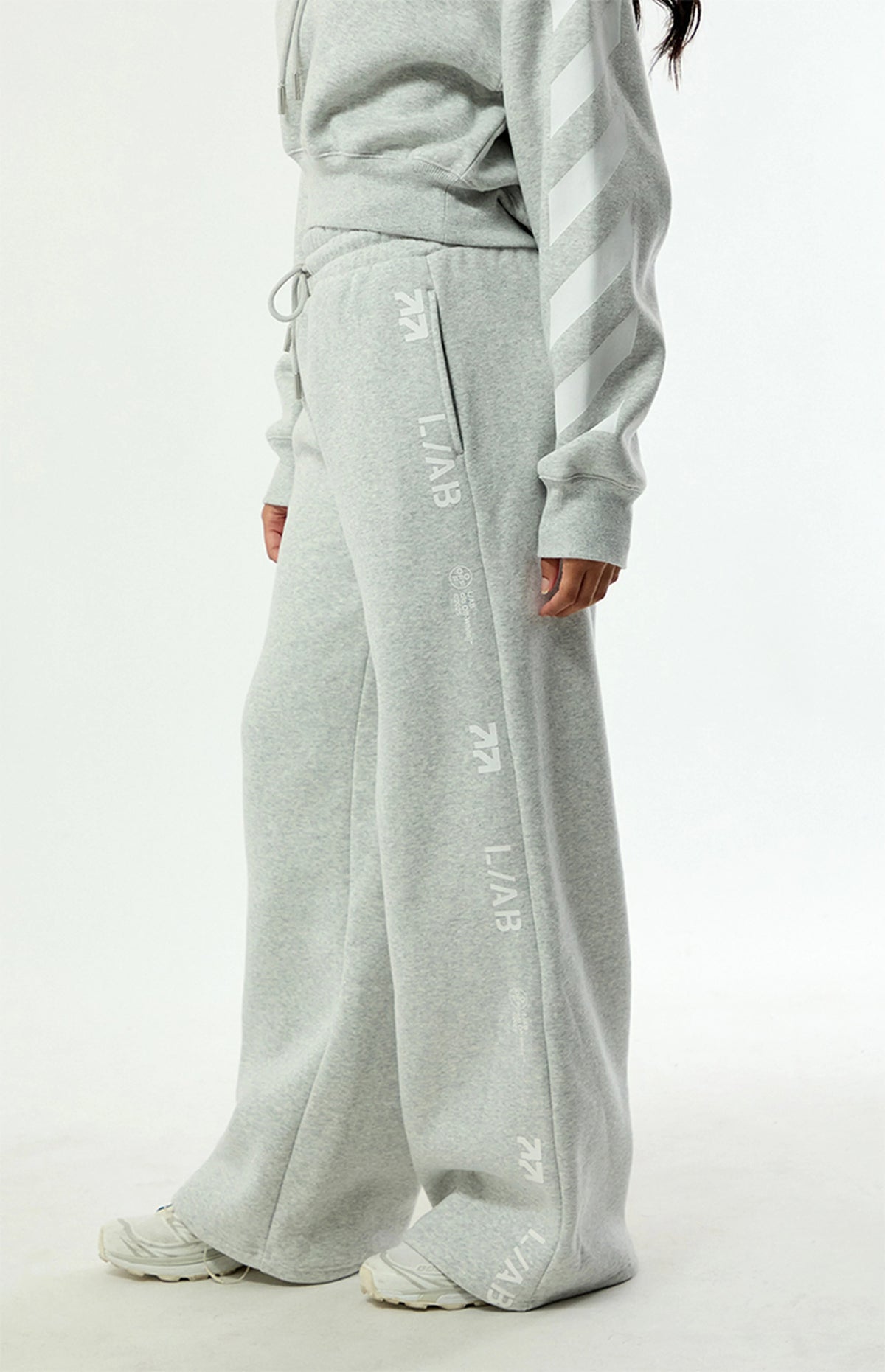 L/AB c/o Pantalones deportivos holgados de pierna ancha Off-White