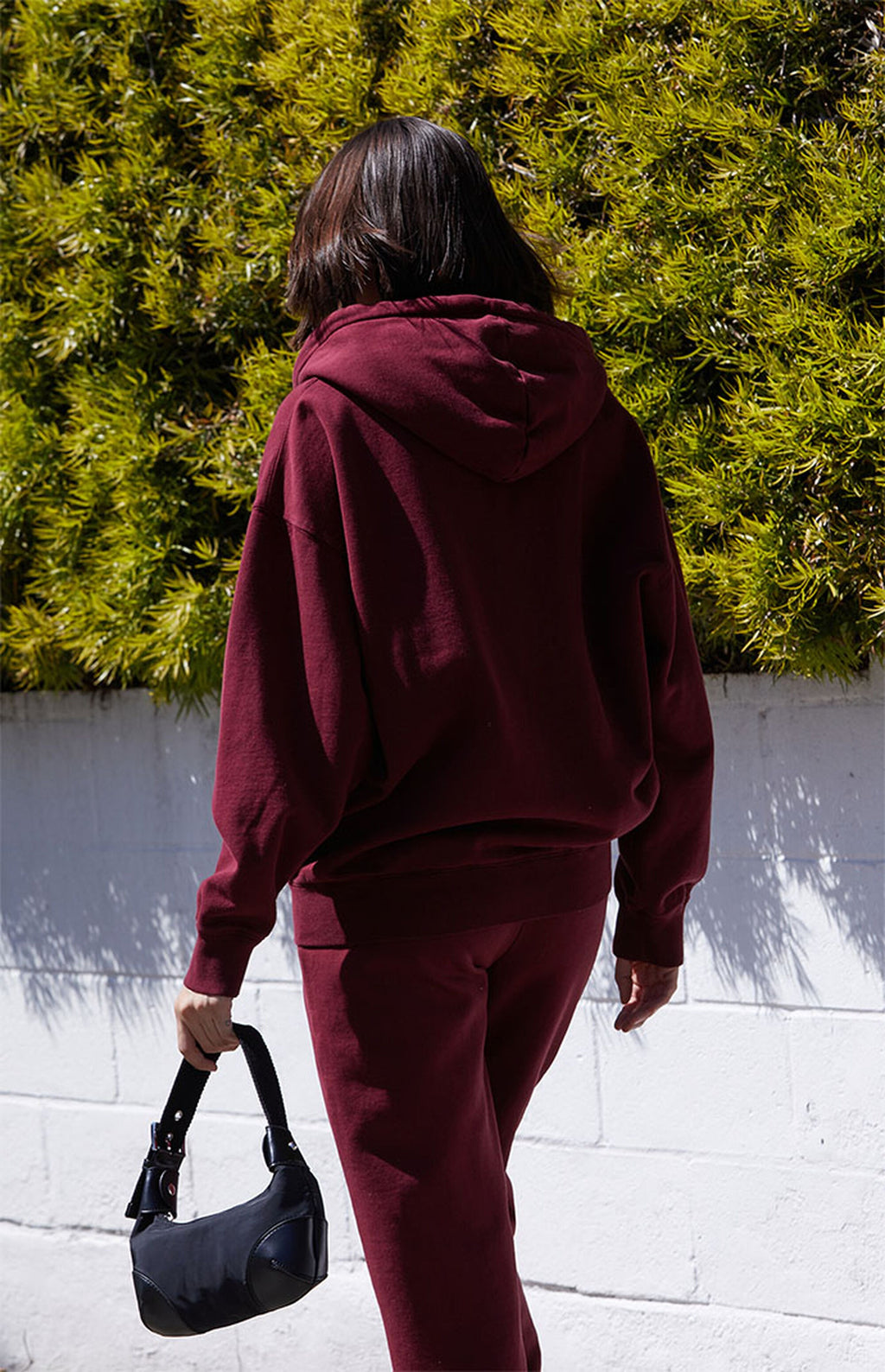 Sudadera con capucha y cremallera completa color burdeos de John Galt