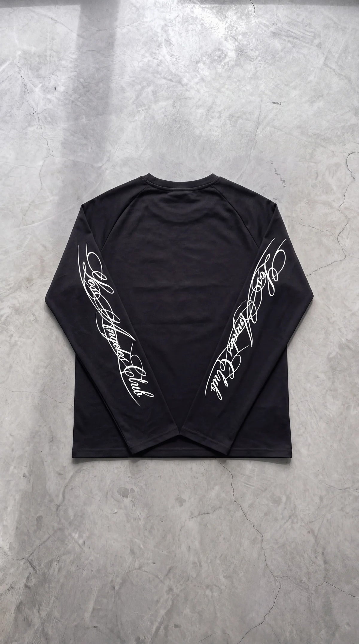 Camiseta Negra Mayoi Manga Larga