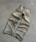Pantalones con bordes sin bordar