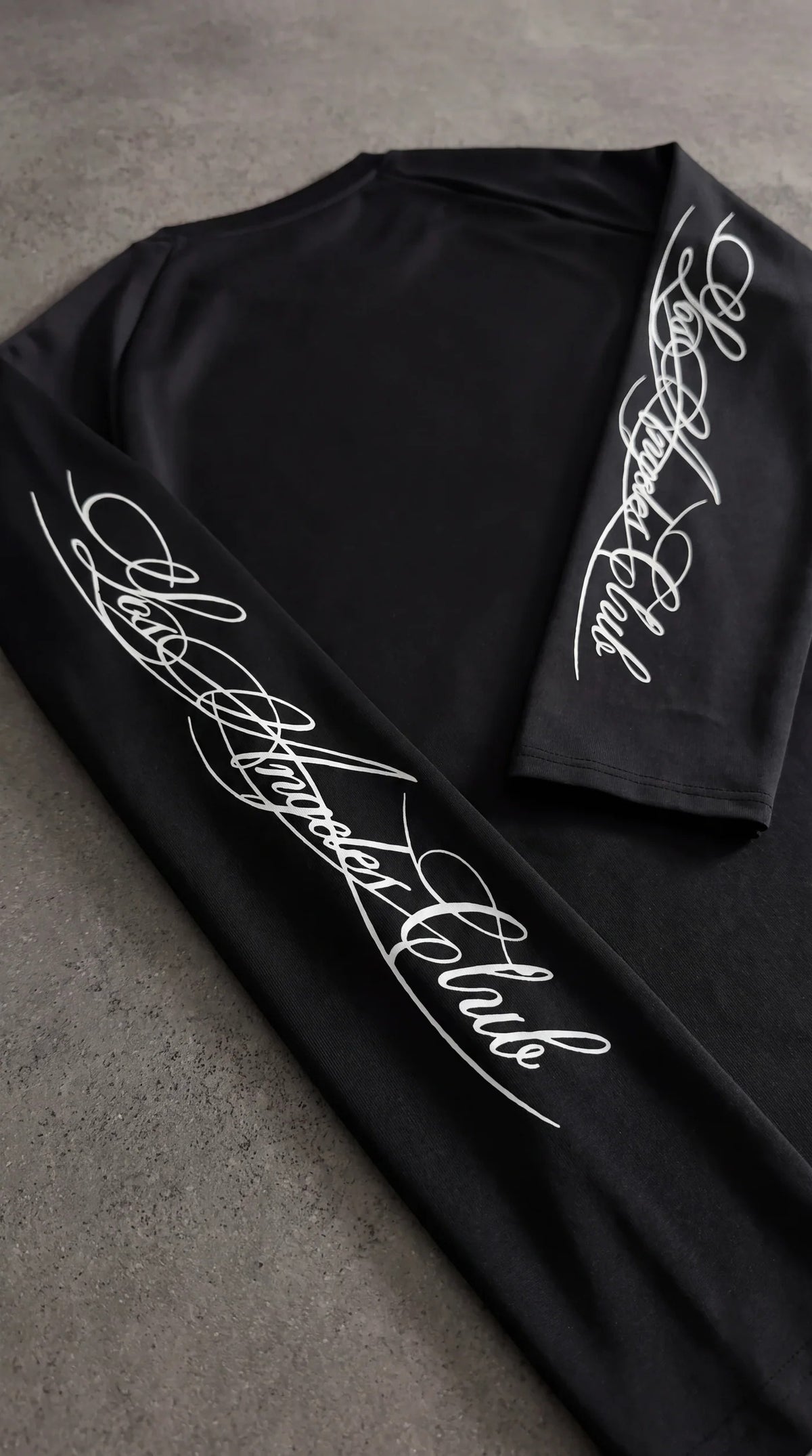 Camiseta Negra Mayoi Manga Larga