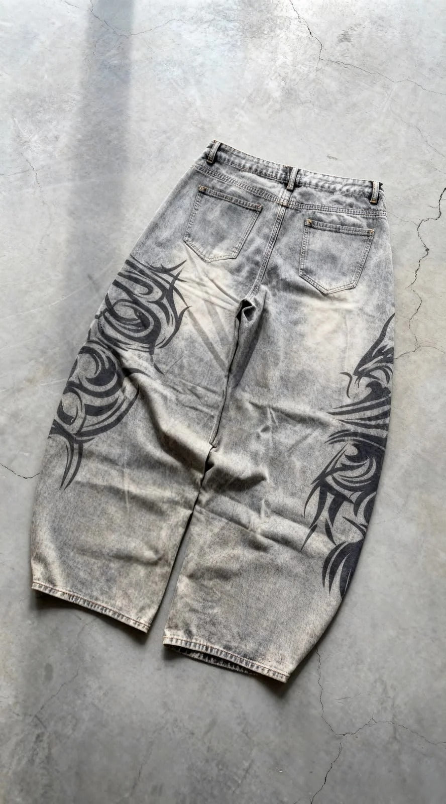 Pantalones vaqueros holgados con estampado kasumi