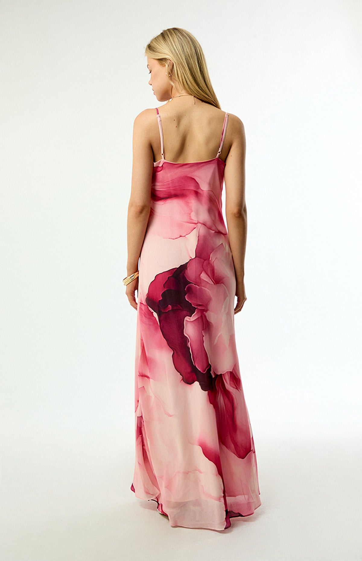 Vestido largo Maxinia con estampado floral de Steve Madden 68